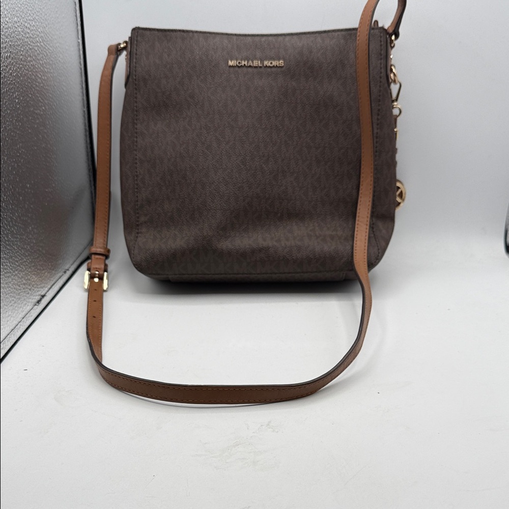 Michael Kors JET SET TRAVEL LARGE LOGO MESSENGER BAG Dark Brown Shoulder Bag S27 - Picture 6 of 6